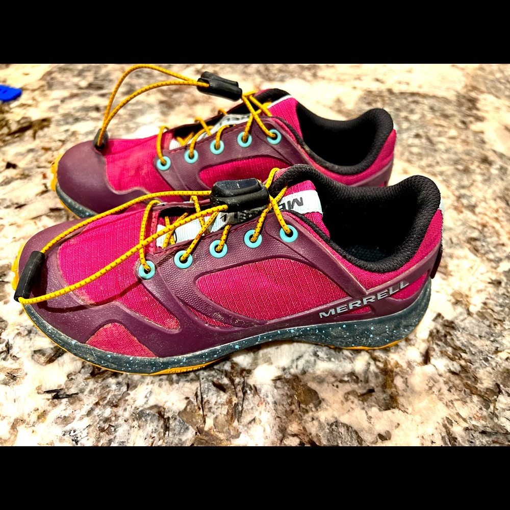 Merrill girls hiking shoes - size 12.5.